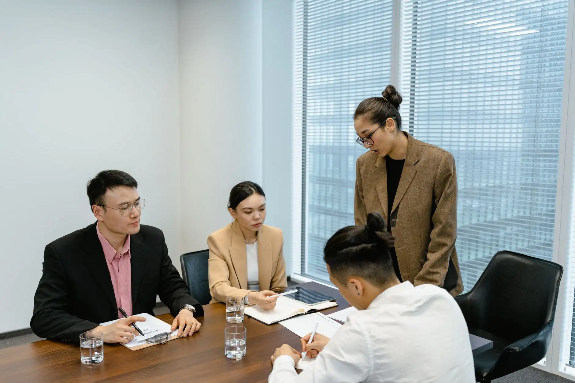 定制软件光盘选型指南：企业业务管理软件适配要点分析